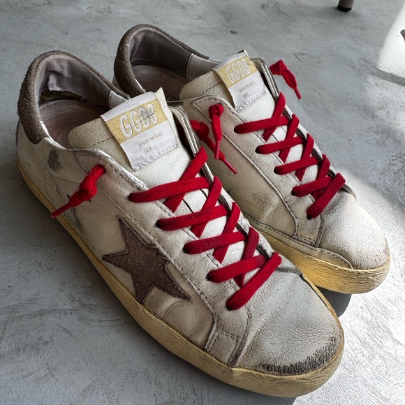 Cream Golden Goose Sneakers with red laces - Picture 1 of 8